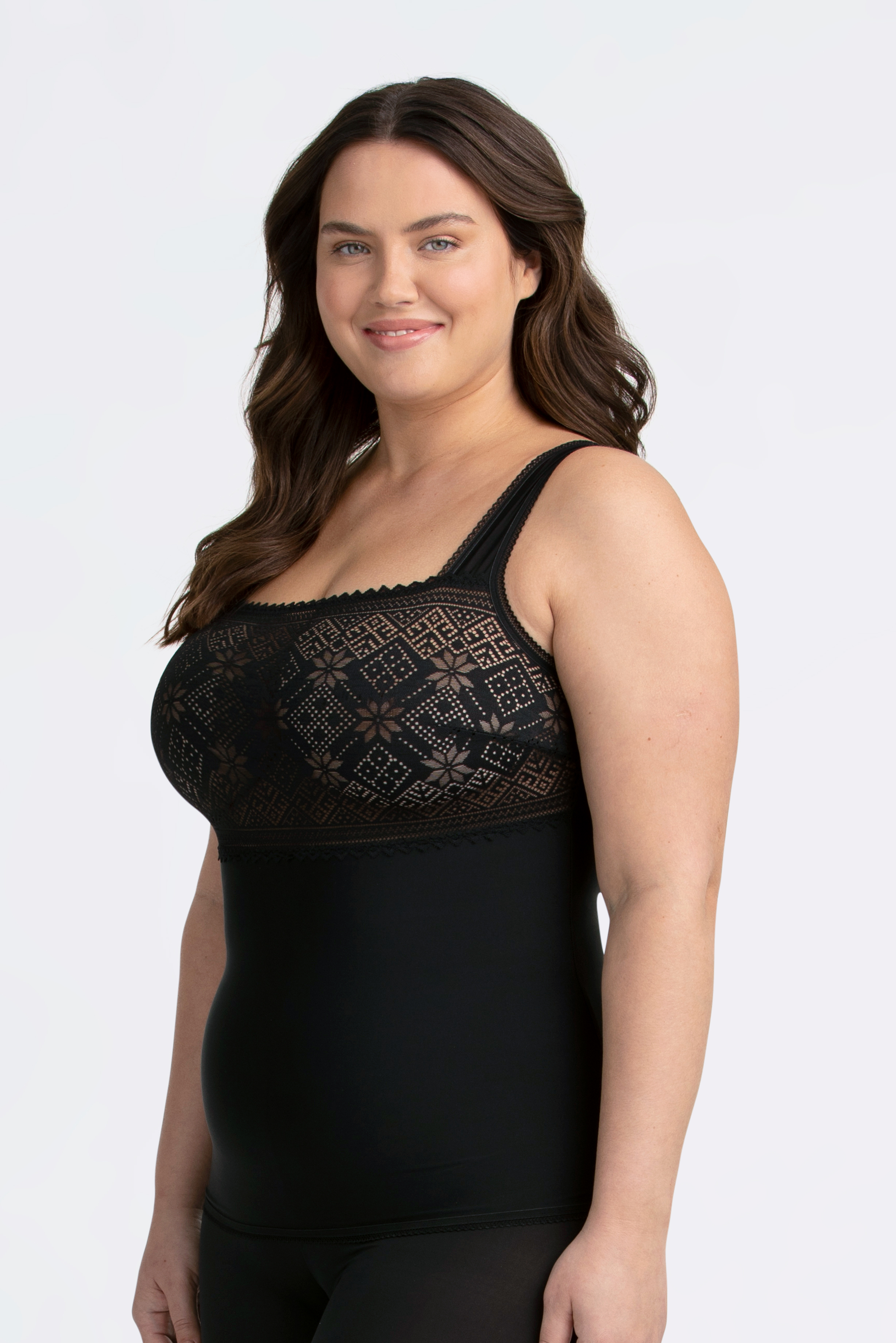 Cool Sensation - Thin camisole with lace detailing made from