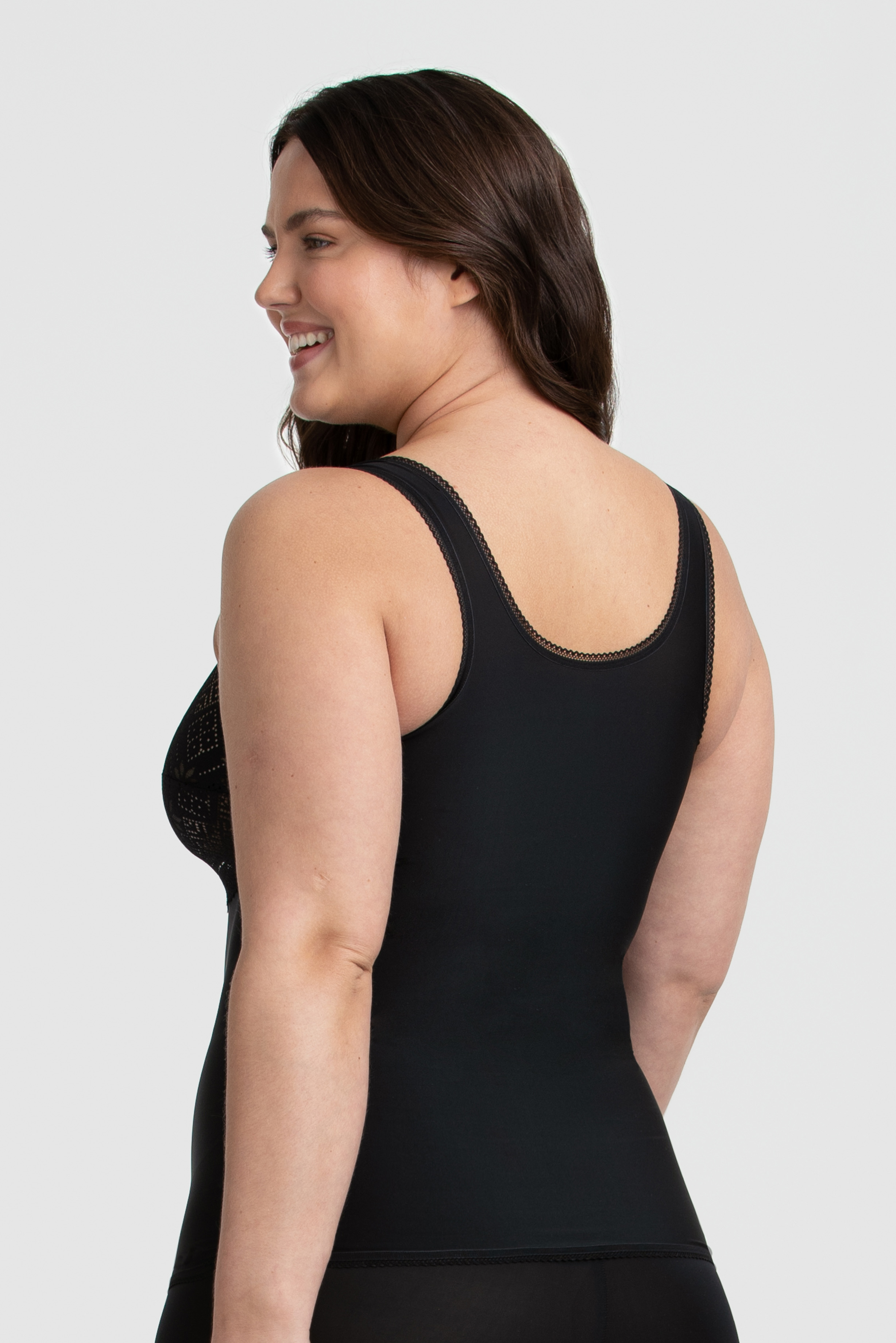 Cool Sensation - Thin camisole with lace detailing made from